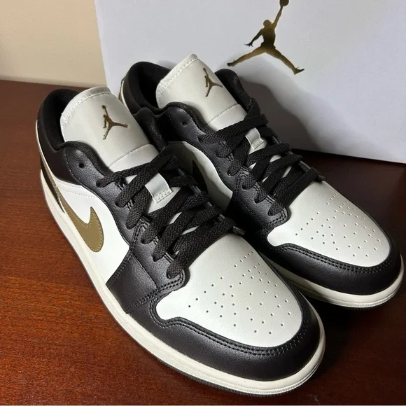 Nike Air Jordan 1 Low Shadow Brown (Size 9M / 10.5W) - Picture 12 of 16